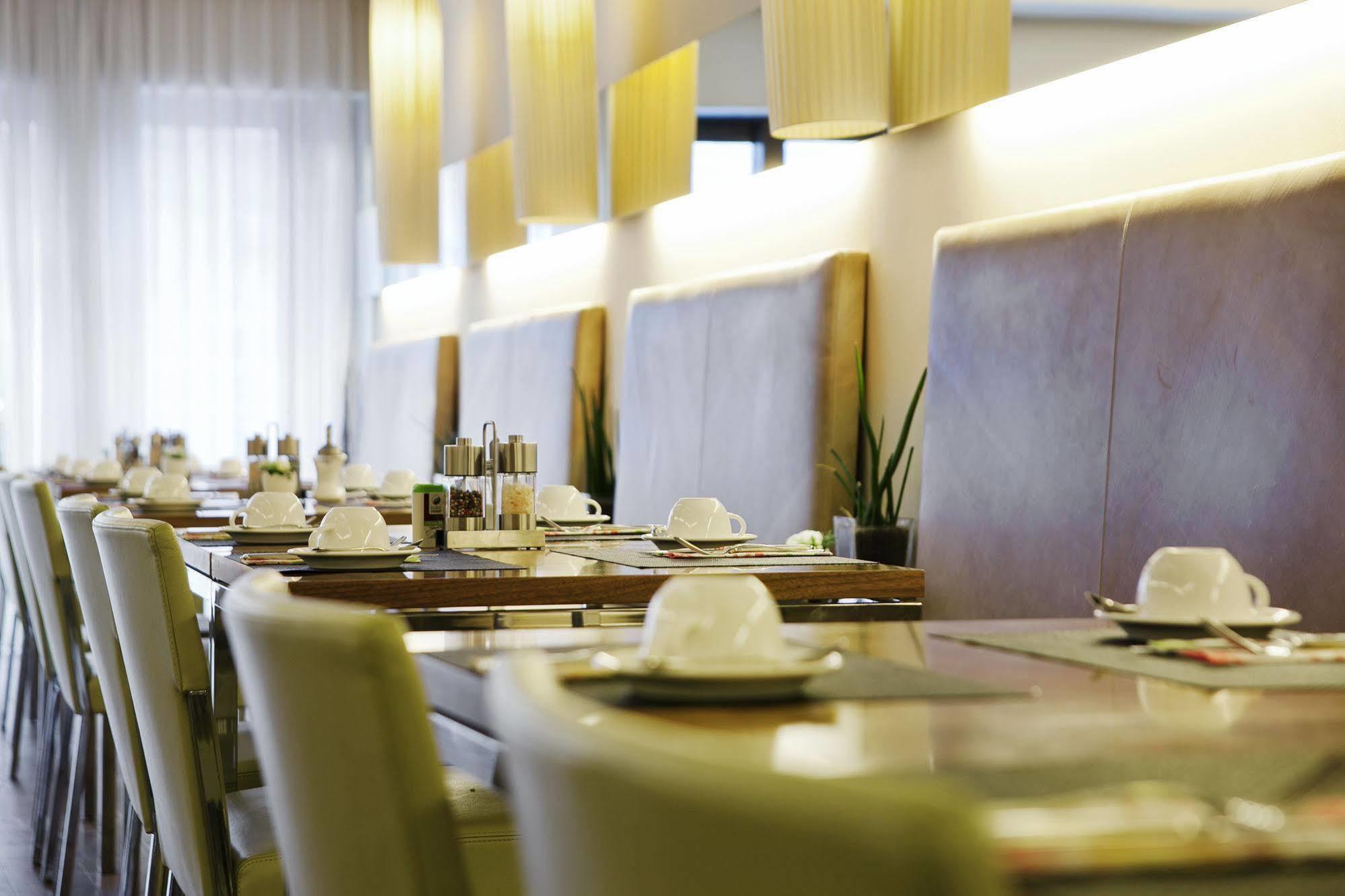 Hotel Ploberger Велс Екстериор снимка